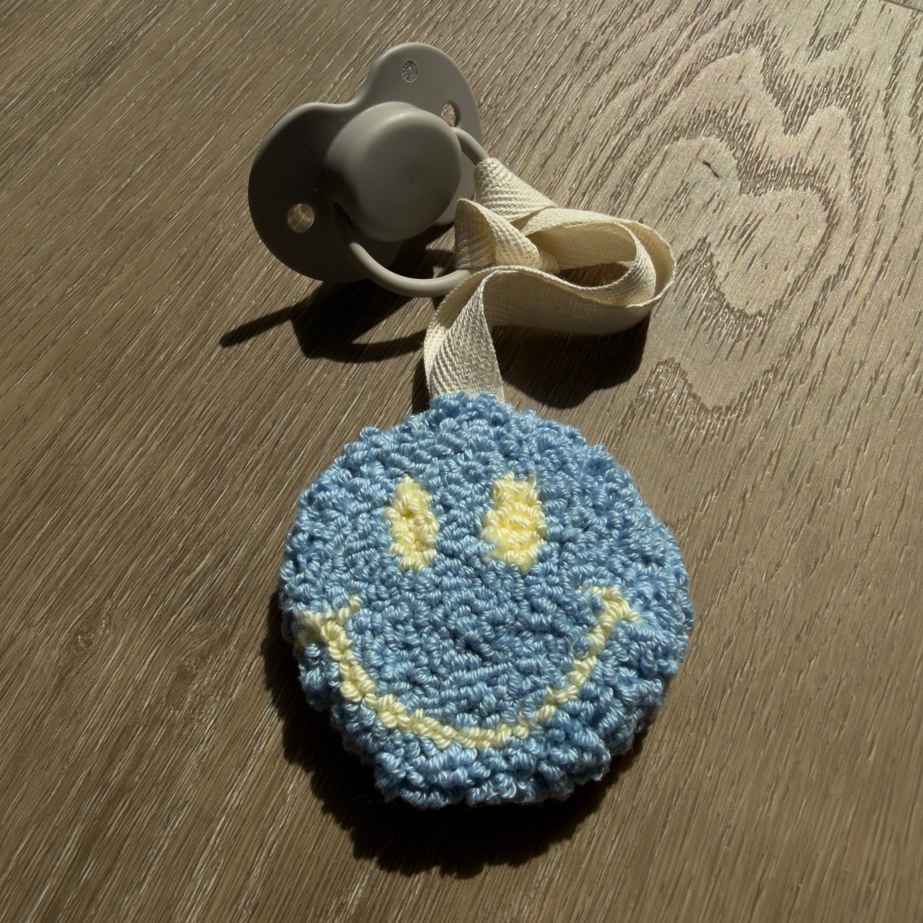 Pre-Order Smiley Speenhanger