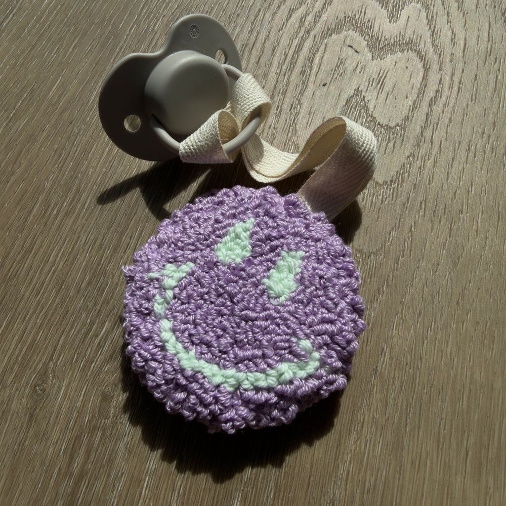 Pre-Order Smiley Speenhanger