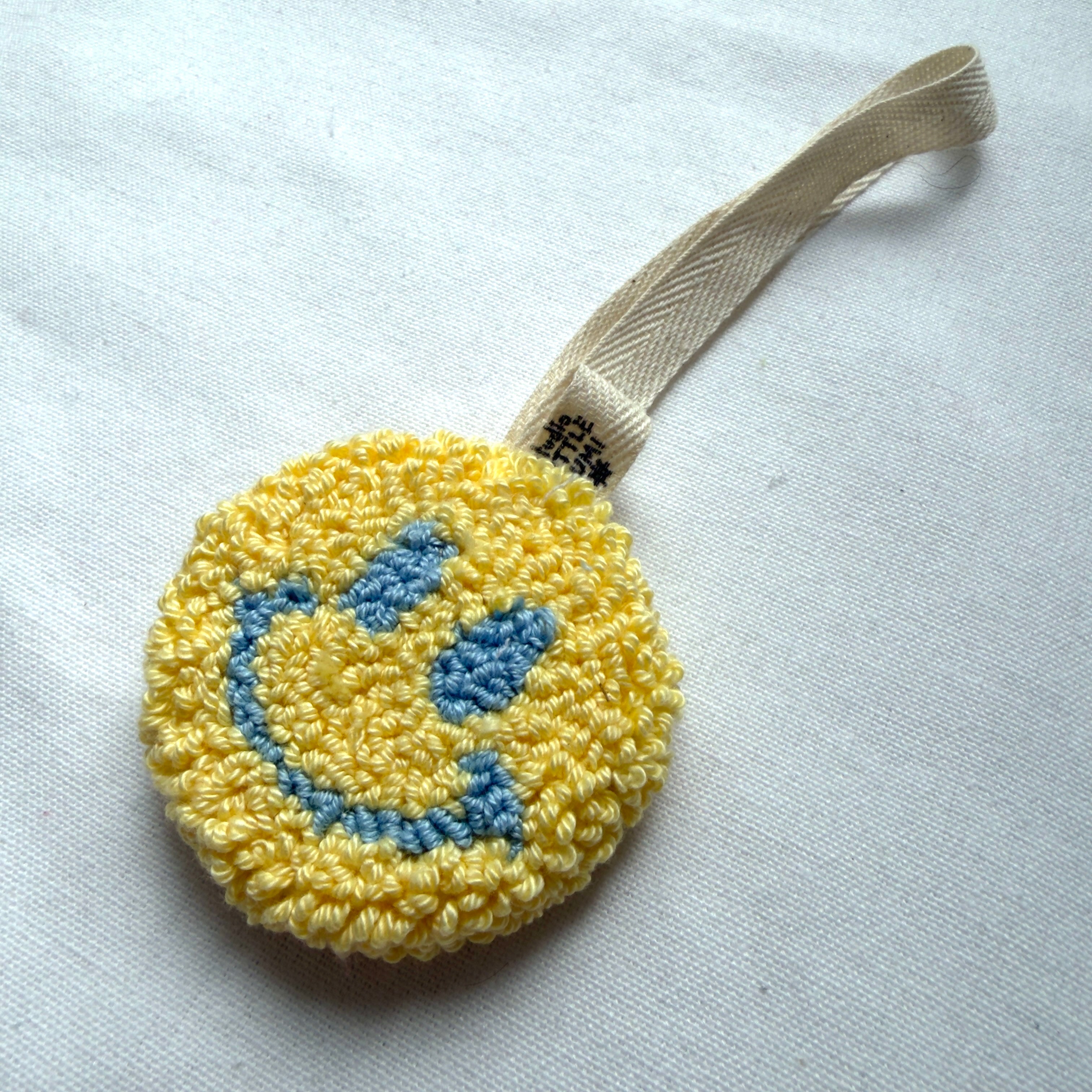 Geel Blauwe Smiley Speenhanger