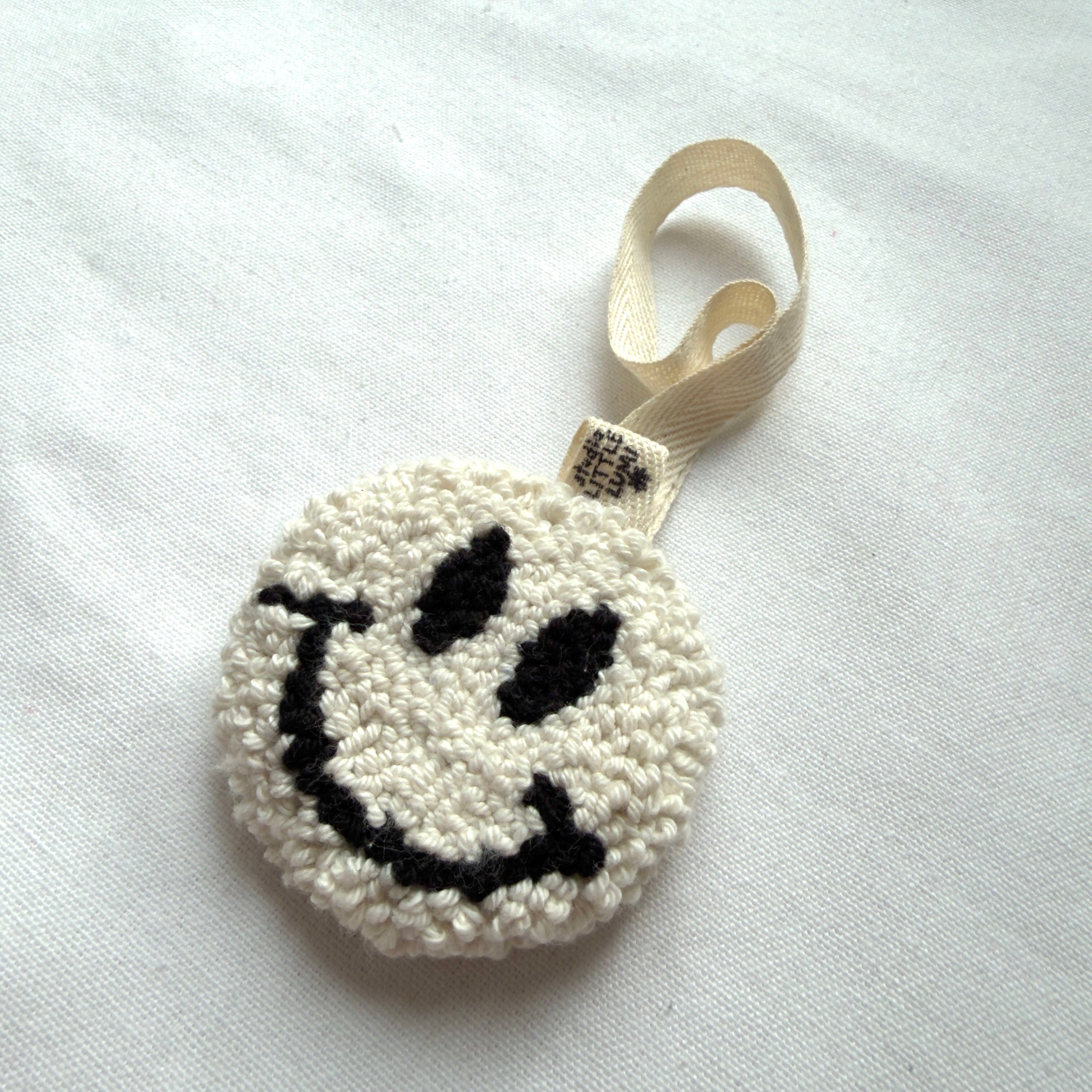 Beige Zwarte Smiley Speenhanger